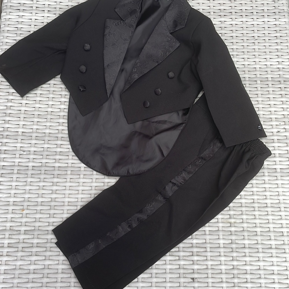 Boys Tuxedo Suit 2 Piece Jacket & Pants Size 1